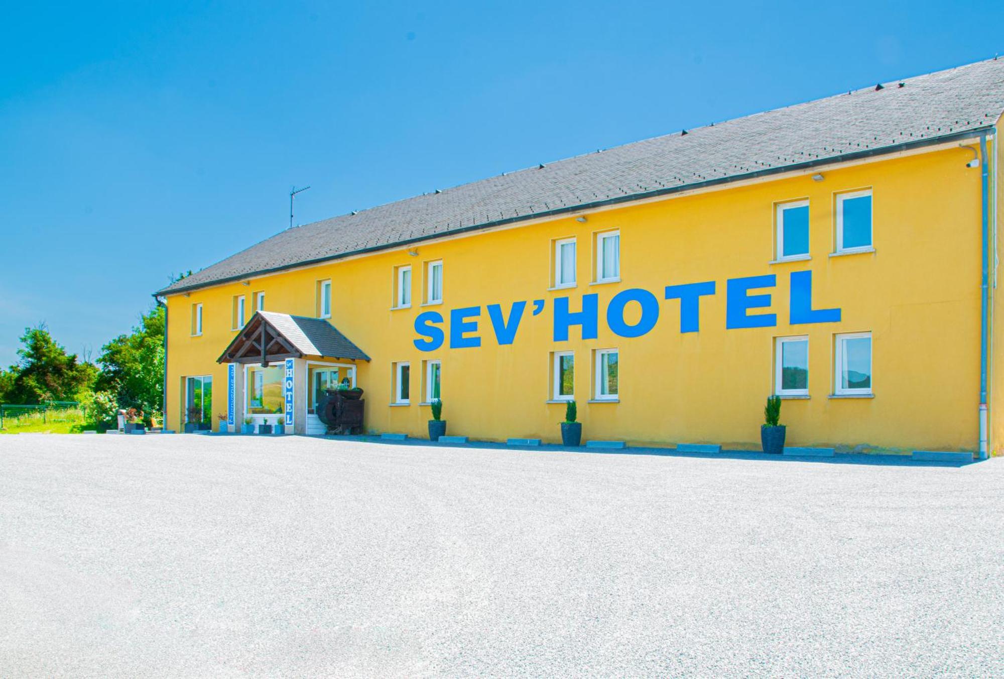 Sev'Hotel Северак-ле-Шато Экстерьер фото